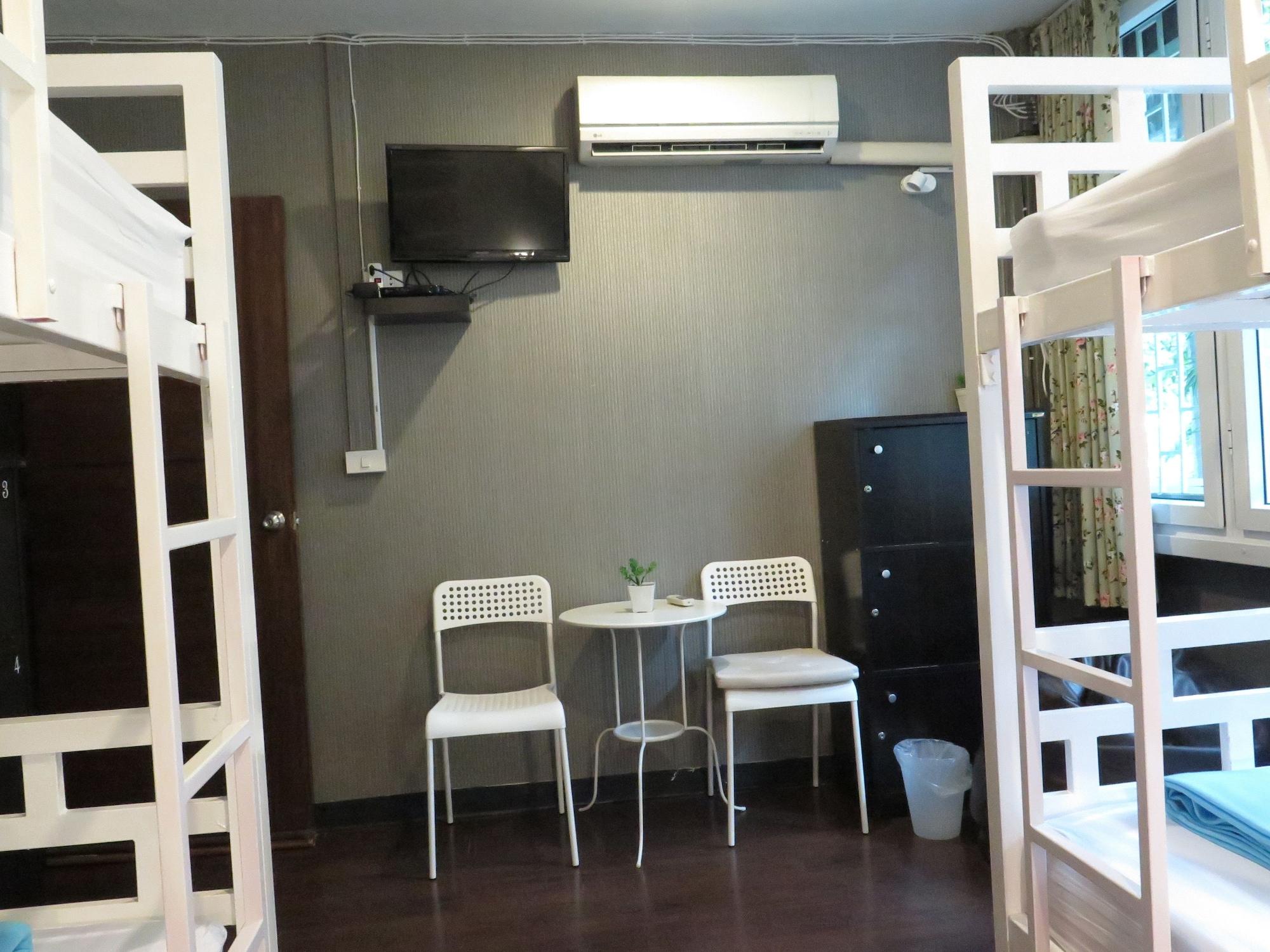 I-Sleep Silom Hostel Bangkok Exterior photo